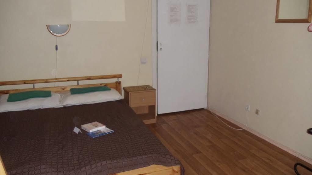 Dome Pearl Hostel Riga Eksteriør billede